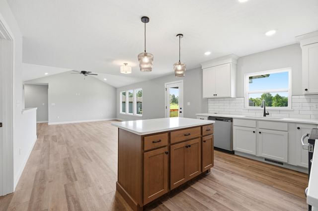3811 CANYON RIDGE DR, Columbia, MO 65202