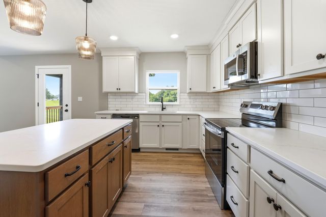 3811 CANYON RIDGE DR, Columbia, MO 65202