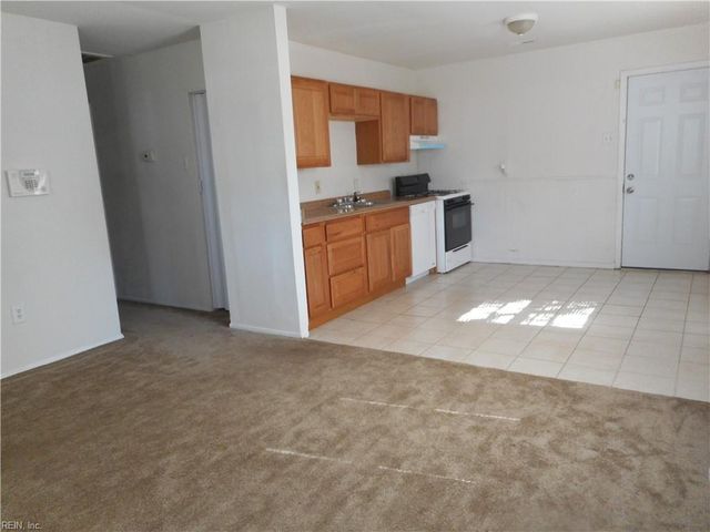 2000 Rawood DR, Hampton, VA 23663