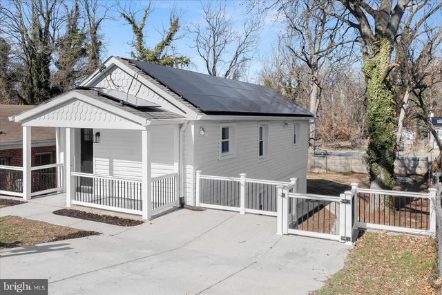 4818 DEANWOOD DR, Capitol Heights, MD 20743