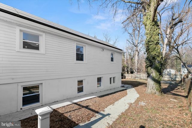 4818 DEANWOOD DR, Capitol Heights, MD 20743