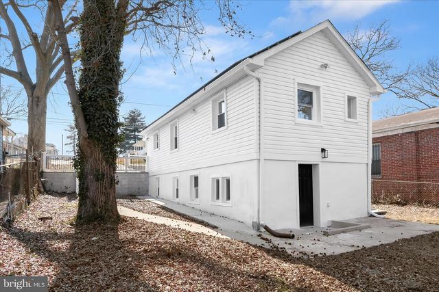 4818 DEANWOOD DR, Capitol Heights, MD 20743