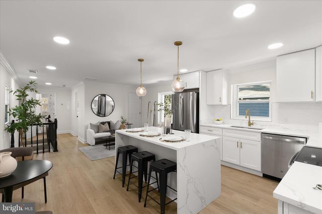 4818 DEANWOOD DR, Capitol Heights, MD 20743