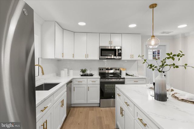 4818 DEANWOOD DR, Capitol Heights, MD 20743