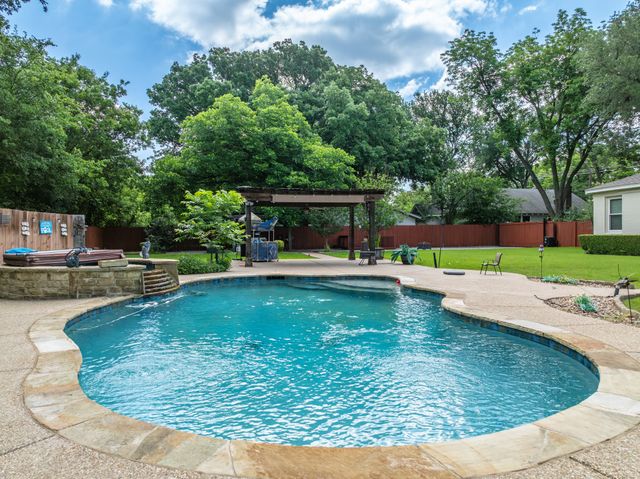 1107 Park Drive, Hillsboro, TX 76645