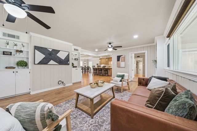1107 Park Drive, Hillsboro, TX 76645