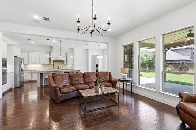 4625 Maverick Way, Carrollton, TX 75010