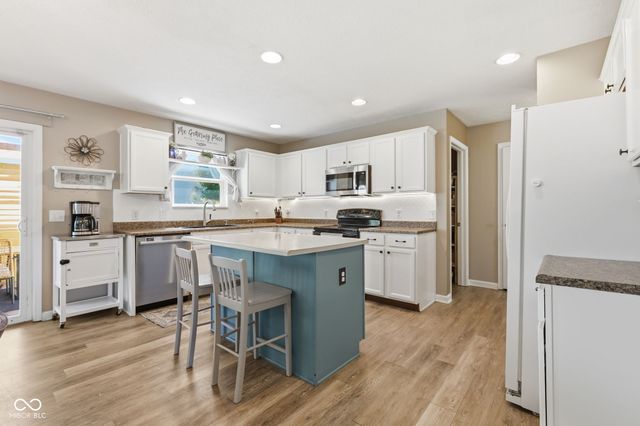 4789 Summit Lake Place, Indianapolis, IN 46239