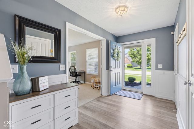 4789 Summit Lake Place, Indianapolis, IN 46239