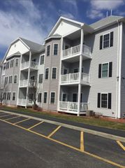 10 Felton St 105, Brockton, MA 02301