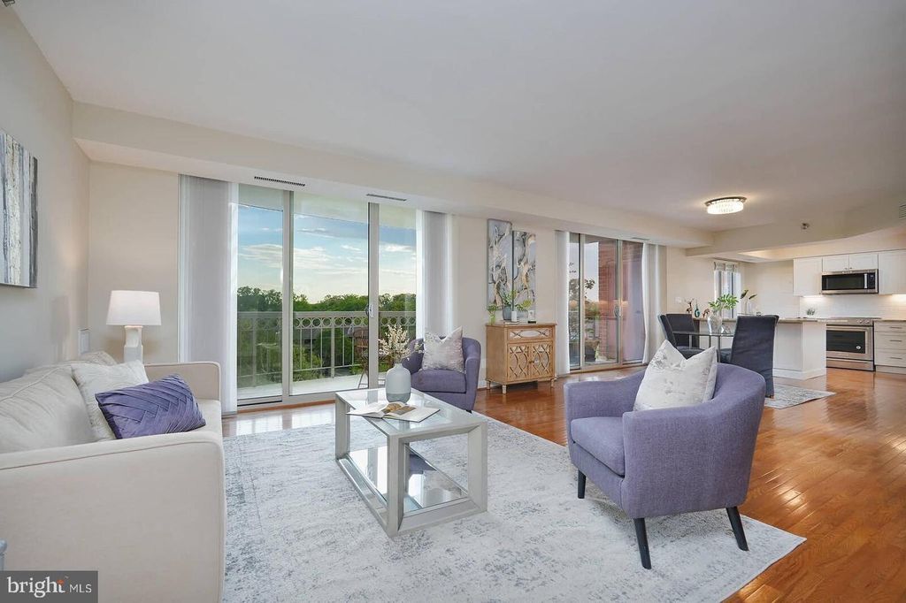 Image 1 of property listing at 5802 NICHOLSON LN #2-604, North Bethesda, MD 20852