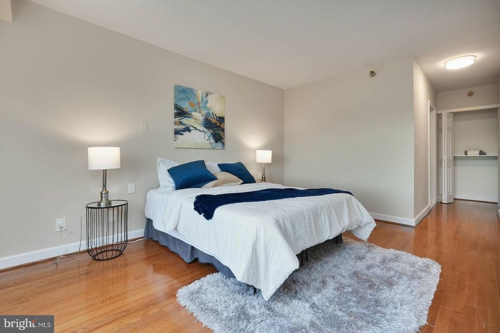 Image 14 of property listing at 5802 NICHOLSON LN #2-604, North Bethesda, MD 20852