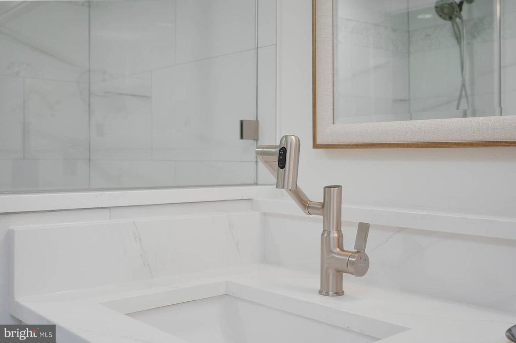 Image 19 of property listing at 5802 NICHOLSON LN #2-604, North Bethesda, MD 20852