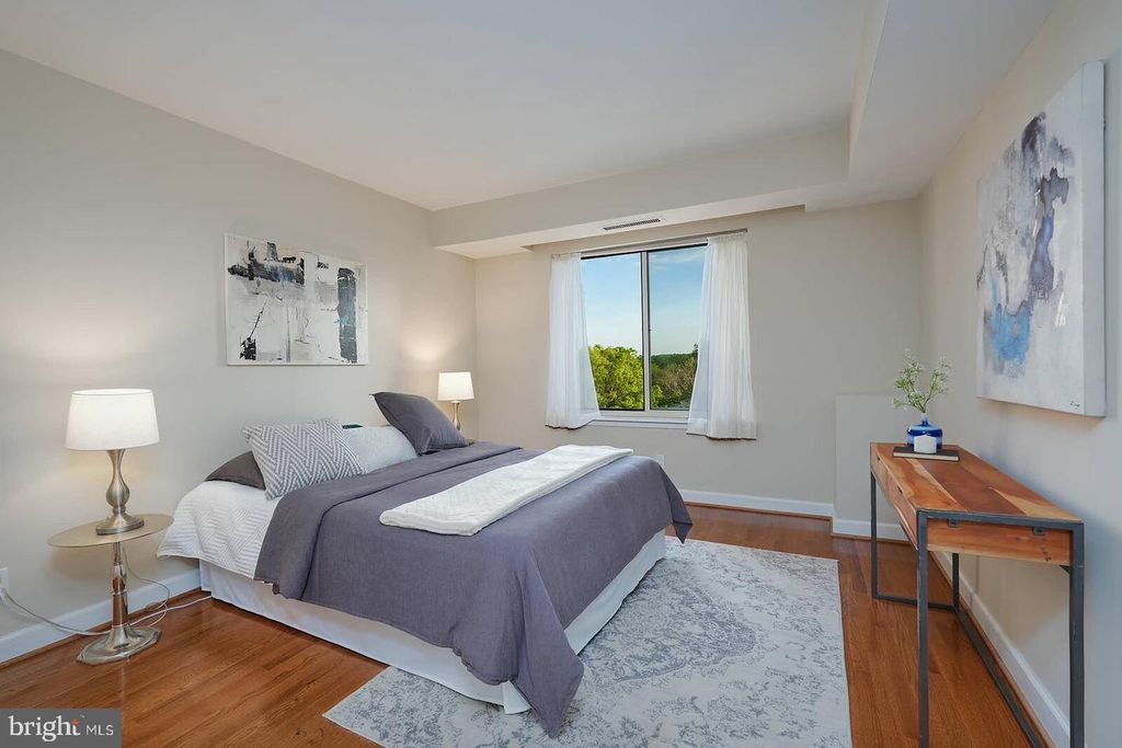 Image 21 of property listing at 5802 NICHOLSON LN #2-604, North Bethesda, MD 20852