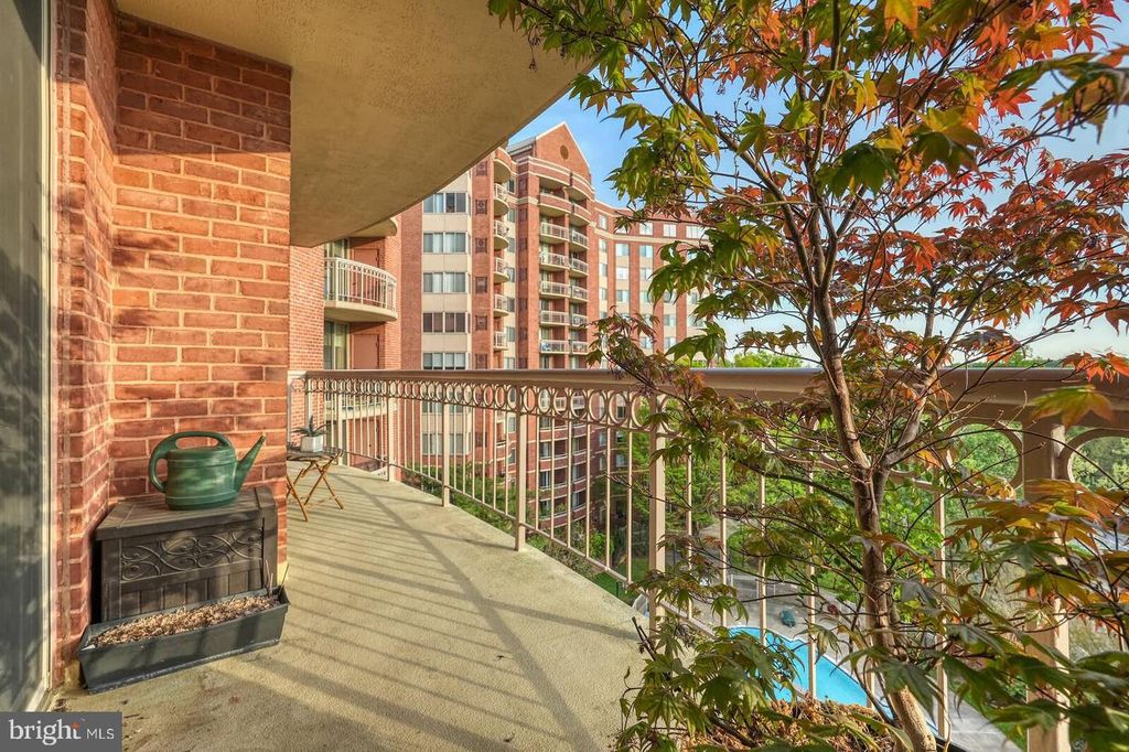 Image 26 of property listing at 5802 NICHOLSON LN #2-604, North Bethesda, MD 20852