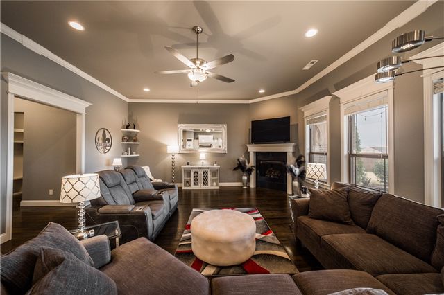 5805 W Murfield Drive, Rogers, AR 72758