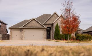 5805 W Murfield Drive, Rogers, AR 72758