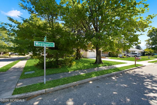 49 Westport Drive, Toms River, NJ 08757