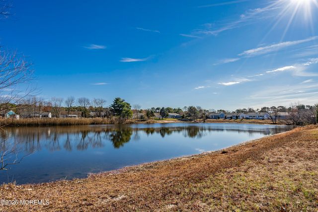 49 Westport Drive, Toms River, NJ 08757
