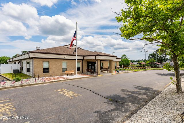49 Westport Drive, Toms River, NJ 08757