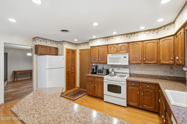 49 Westport Drive, Toms River, NJ 08757