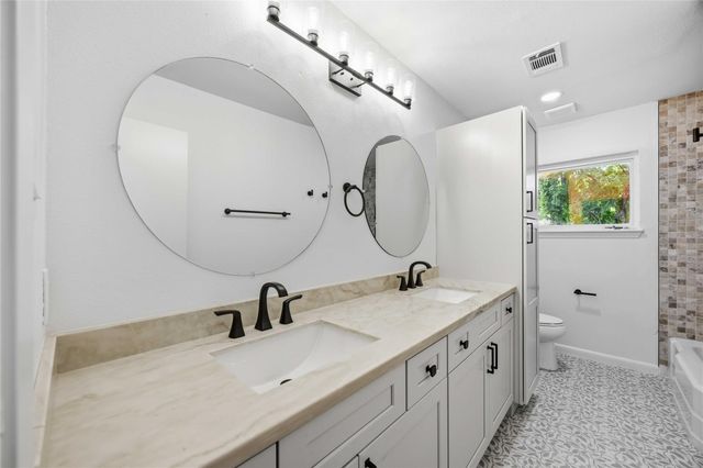 8419 Bluegate Court, Houston, TX 77025