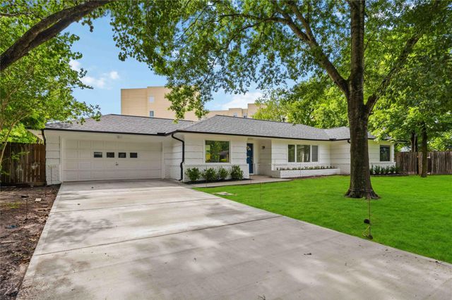 8419 Bluegate Court, Houston, TX 77025