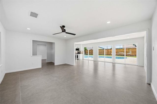 8419 Bluegate Court, Houston, TX 77025