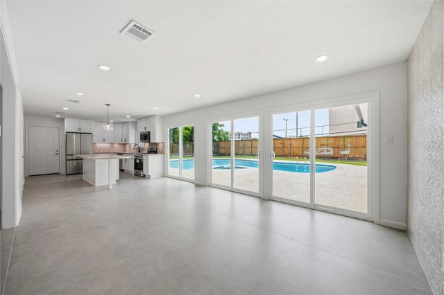 8419 Bluegate Court, Houston, TX 77025