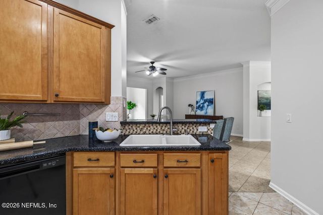 7883 CHASE MEADOWS Drive E, Jacksonville, FL 32256