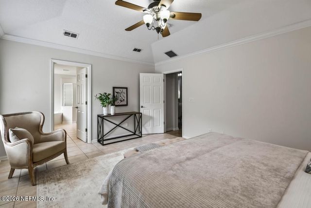 7883 CHASE MEADOWS Drive E, Jacksonville, FL 32256