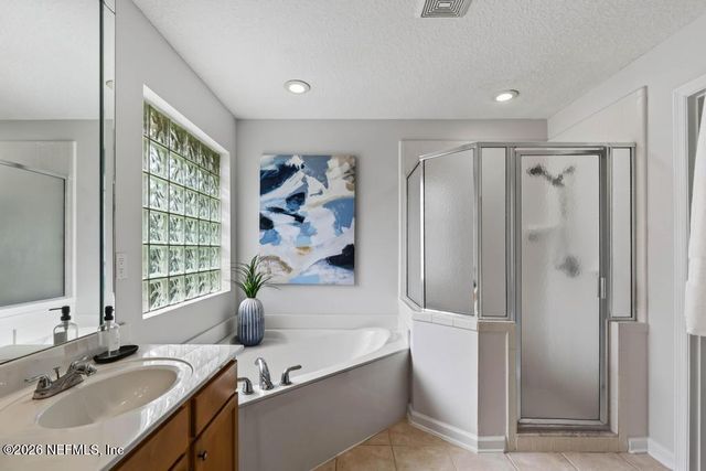 7883 CHASE MEADOWS Drive E, Jacksonville, FL 32256