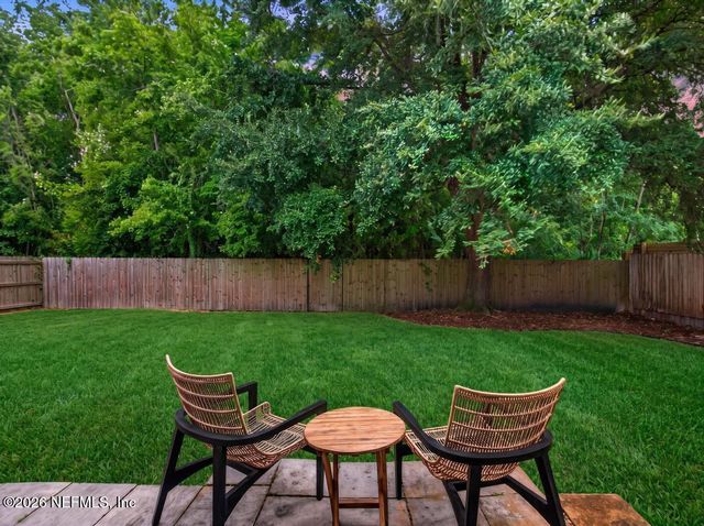 7883 CHASE MEADOWS Drive E, Jacksonville, FL 32256
