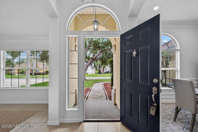 7883 CHASE MEADOWS Drive E, Jacksonville, FL 32256