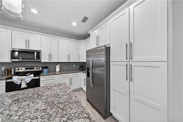 3833 SW 14th PL, Cape Coral, FL 33914
