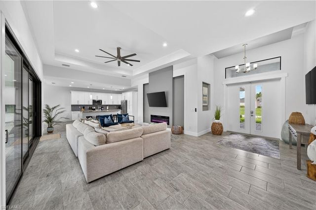 3833 SW 14th PL, Cape Coral, FL 33914