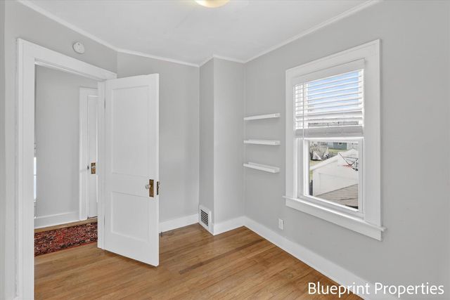 150 Mayfield Avenue, Grand Rapids, MI 49503