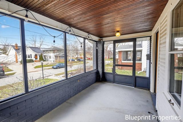 150 Mayfield Avenue, Grand Rapids, MI 49503