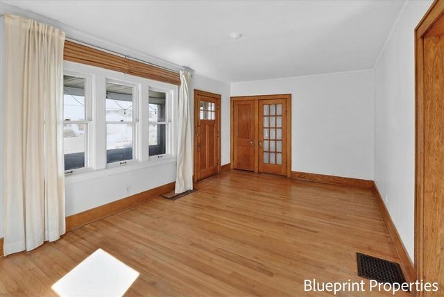 150 Mayfield Avenue, Grand Rapids, MI 49503