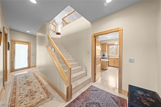 25 Brandon Court, Moreland Hills, OH 44022