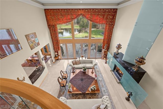 25 Brandon Court, Moreland Hills, OH 44022