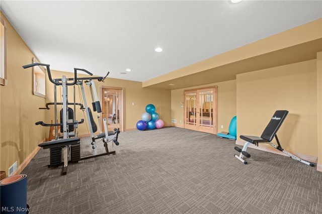 25 Brandon Court, Moreland Hills, OH 44022