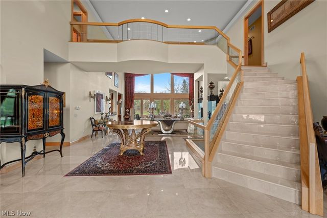 25 Brandon Court, Moreland Hills, OH 44022