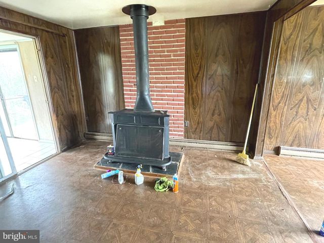 5781 N TIMBER RIDGE RD, Berkeley Springs, WV 25411