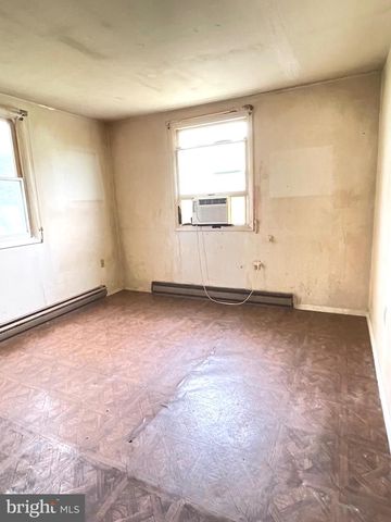 5781 N TIMBER RIDGE RD, Berkeley Springs, WV 25411
