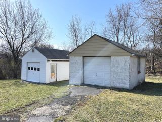 5781 N TIMBER RIDGE RD, Berkeley Springs, WV 25411