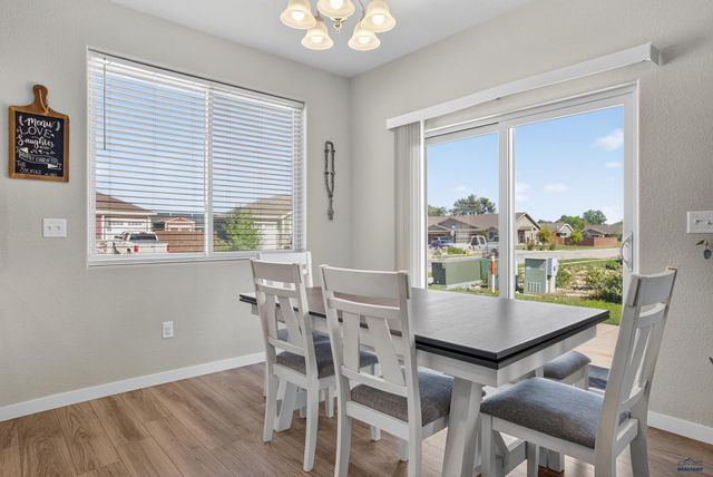 3002 HAZELNUT LN, Rapid City, SD 57703