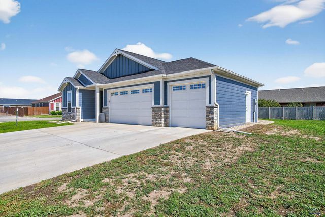 3002 HAZELNUT LN, Rapid City, SD 57703