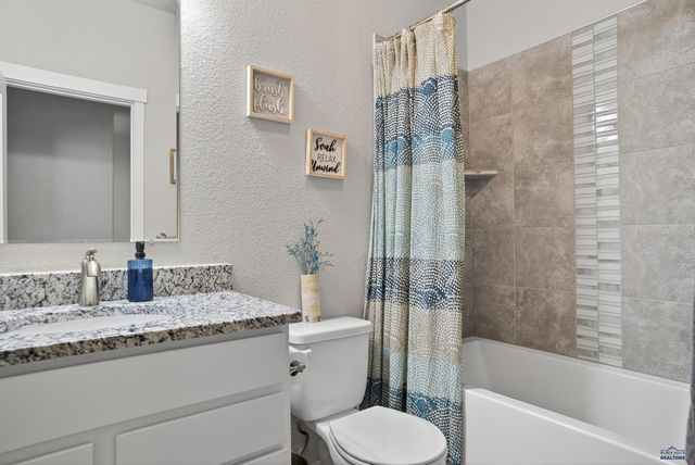 3002 HAZELNUT LN, Rapid City, SD 57703