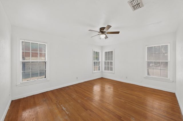 3017 Primrose Avenue, Fort Worth, TX 76111